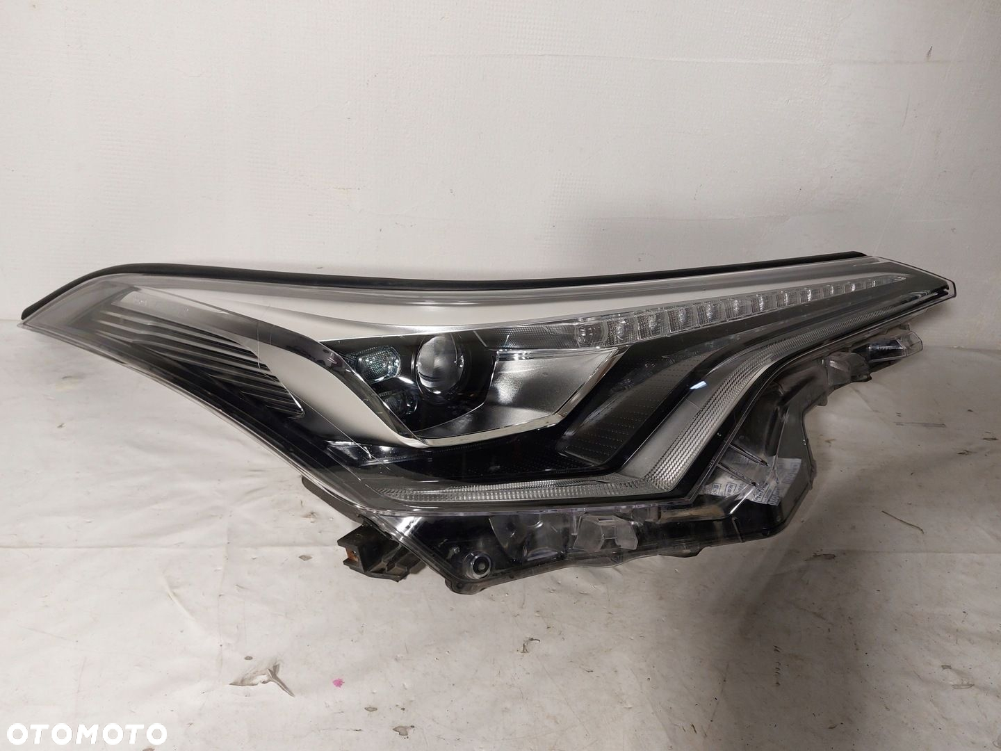 LAMPA PRAWY PRZÓD TOYOTA C-HR FULL LED EU - 2