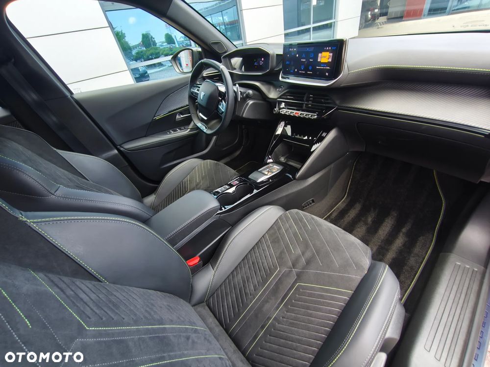 Peugeot 2008 PureTech mHEV GT E-DCS6 - 14