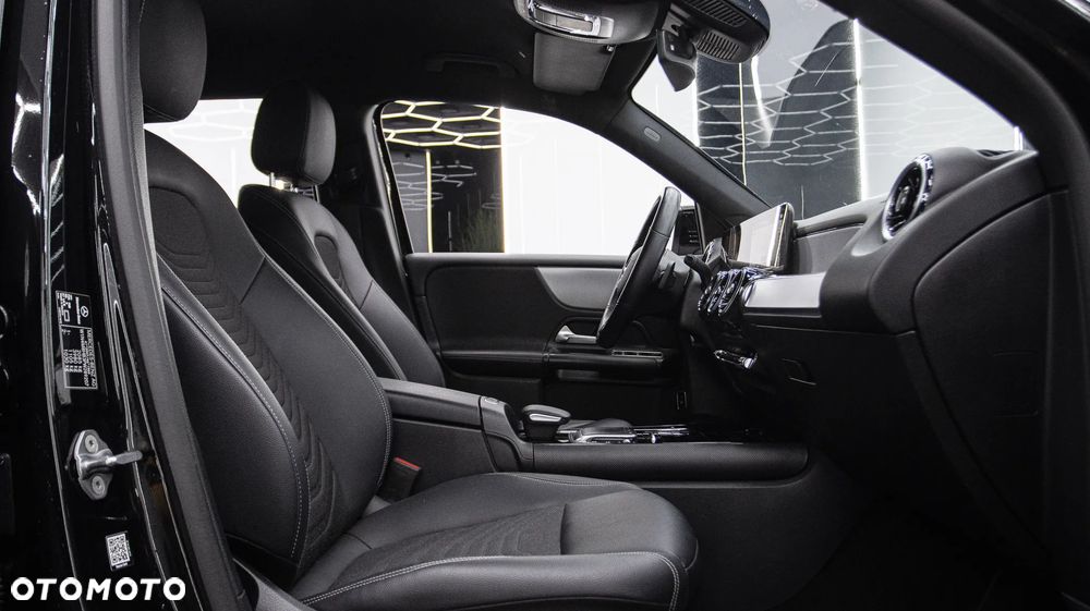 Mercedes-Benz GLB 200 Style 7G-DCT - 18