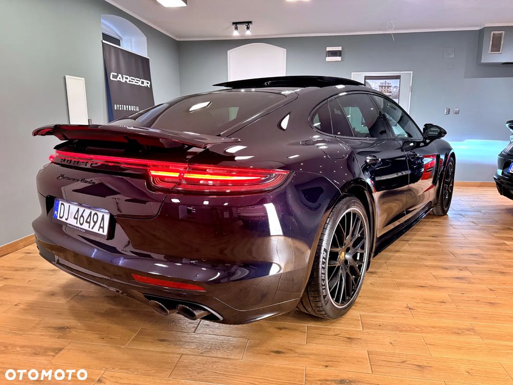 Porsche Panamera Turbo Executive - 15