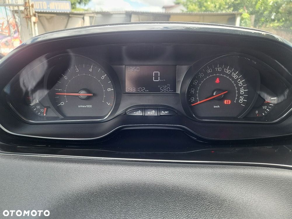 Peugeot 208 - 30