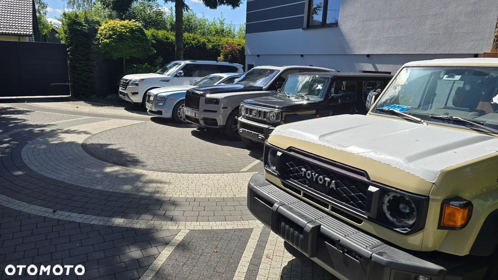 Toyota Land Cruiser - 2