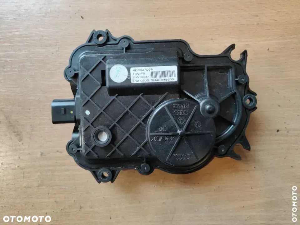 Dociąg drzwi Audi A8 D3 4E0837059 - 4