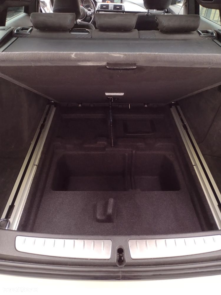 BMW 3GT 320d M Sport - 16