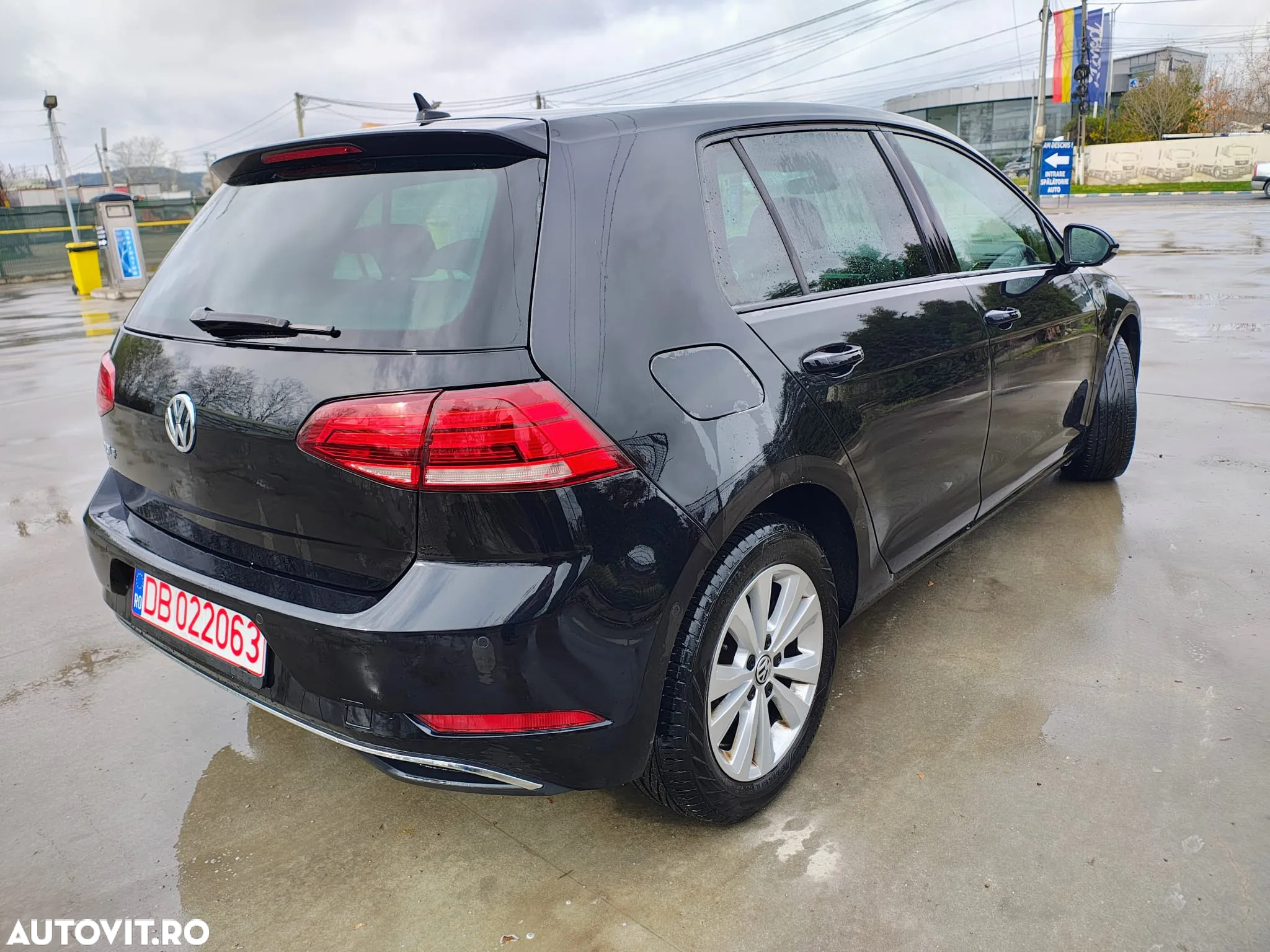 Volkswagen Golf 1.6 TDI Comfortline - 3