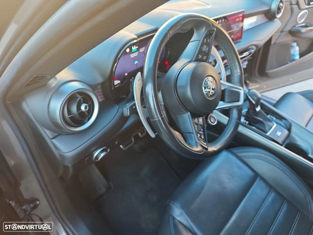 Alfa Romeo Tonale 1.5 Hybrid Edizione Speciale - 6