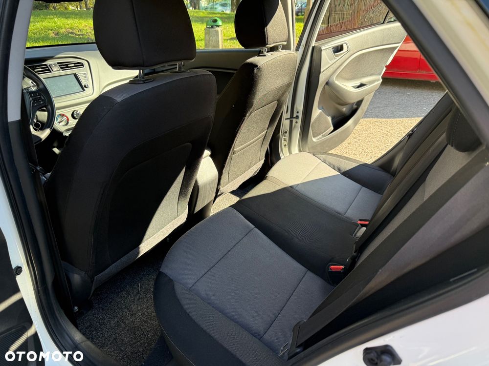Hyundai i20 - 15