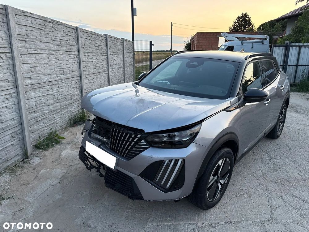 Peugeot 2008 Hybrid 136 e-DSC GT - 4