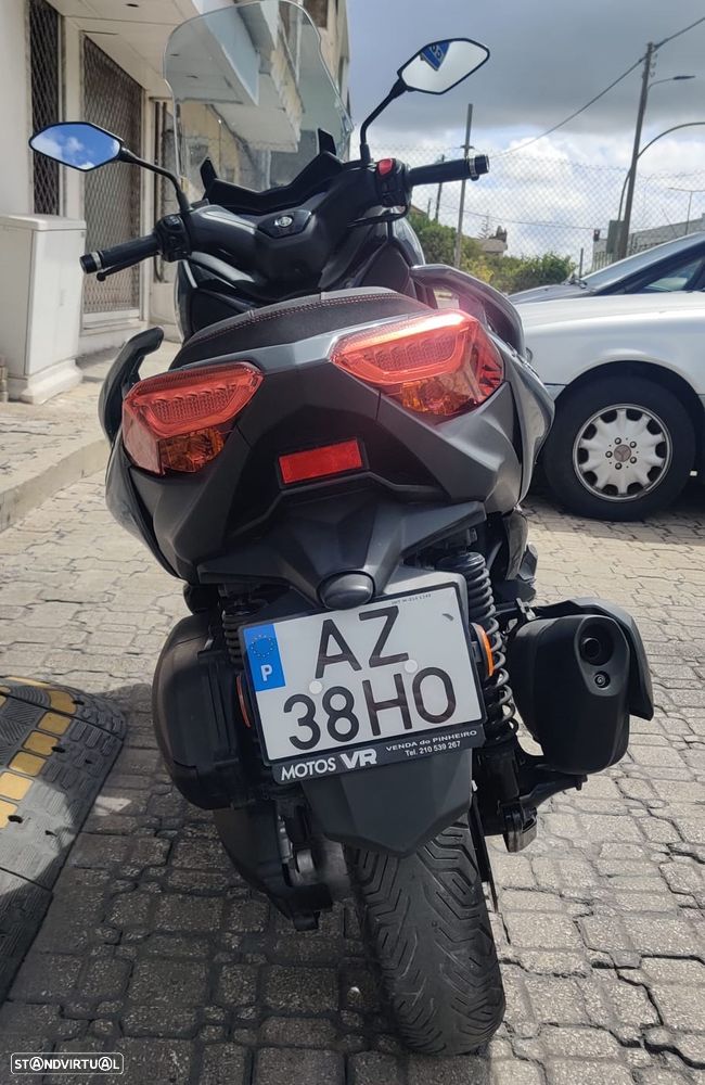 Yamaha X-Max 300 Tech Max - 9