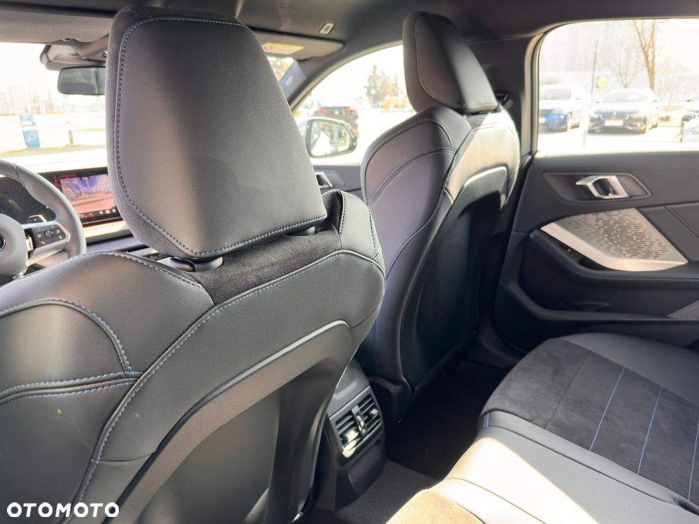 BMW Seria 2 220i mHEV - 22