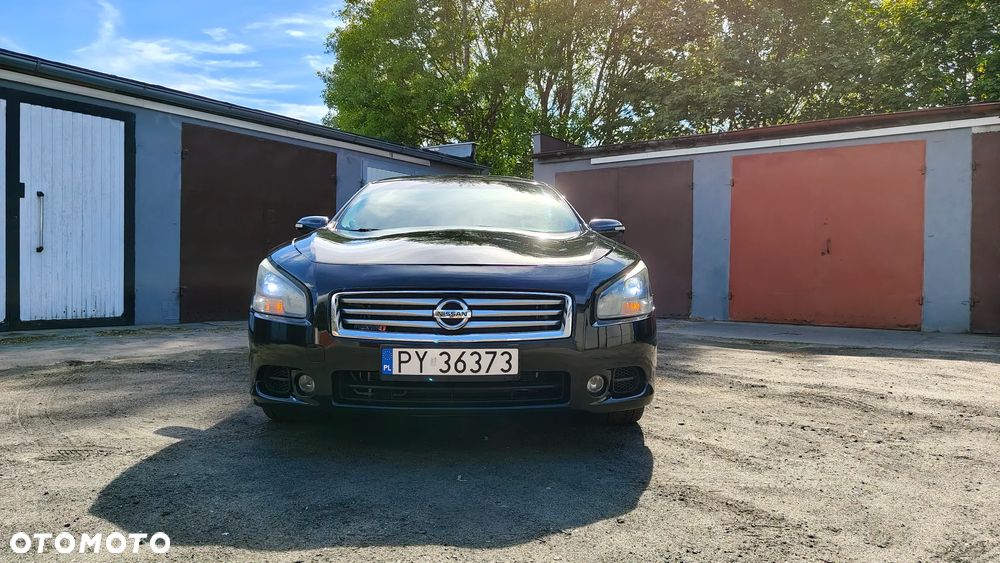 Nissan Maxima - 2