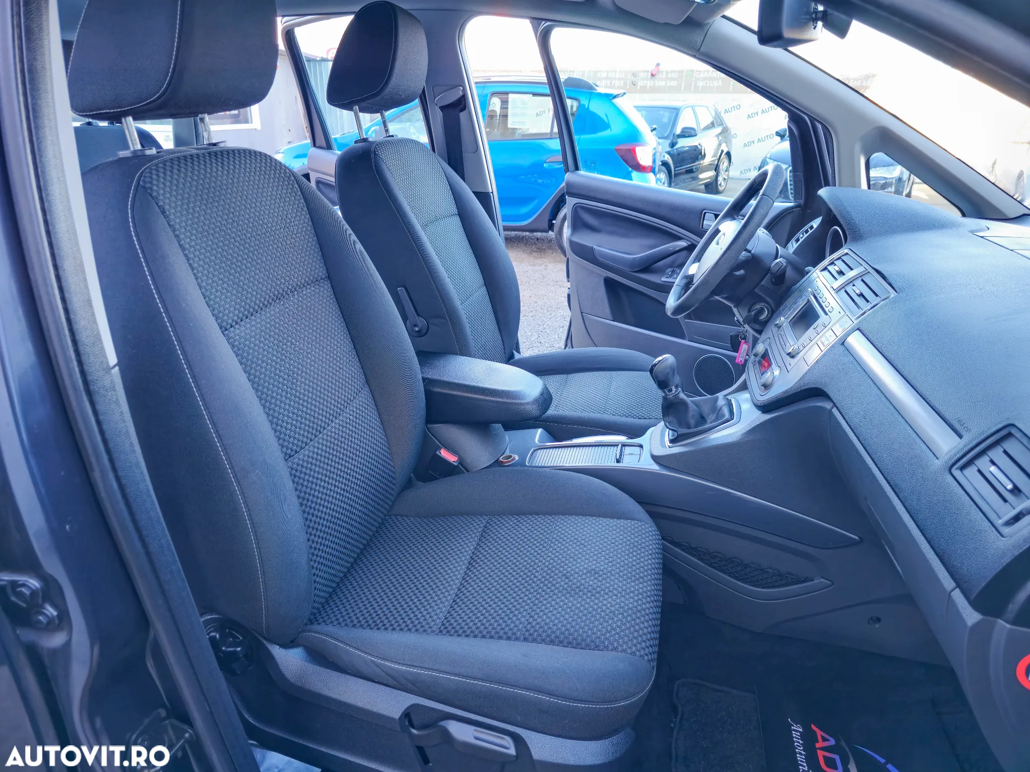 Ford C-Max 1.8 Ghia - 10
