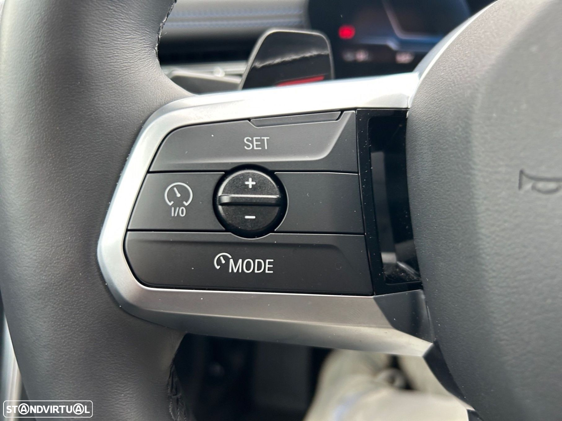 BMW iX1 eDrive20 Pack Desportivo M - 12