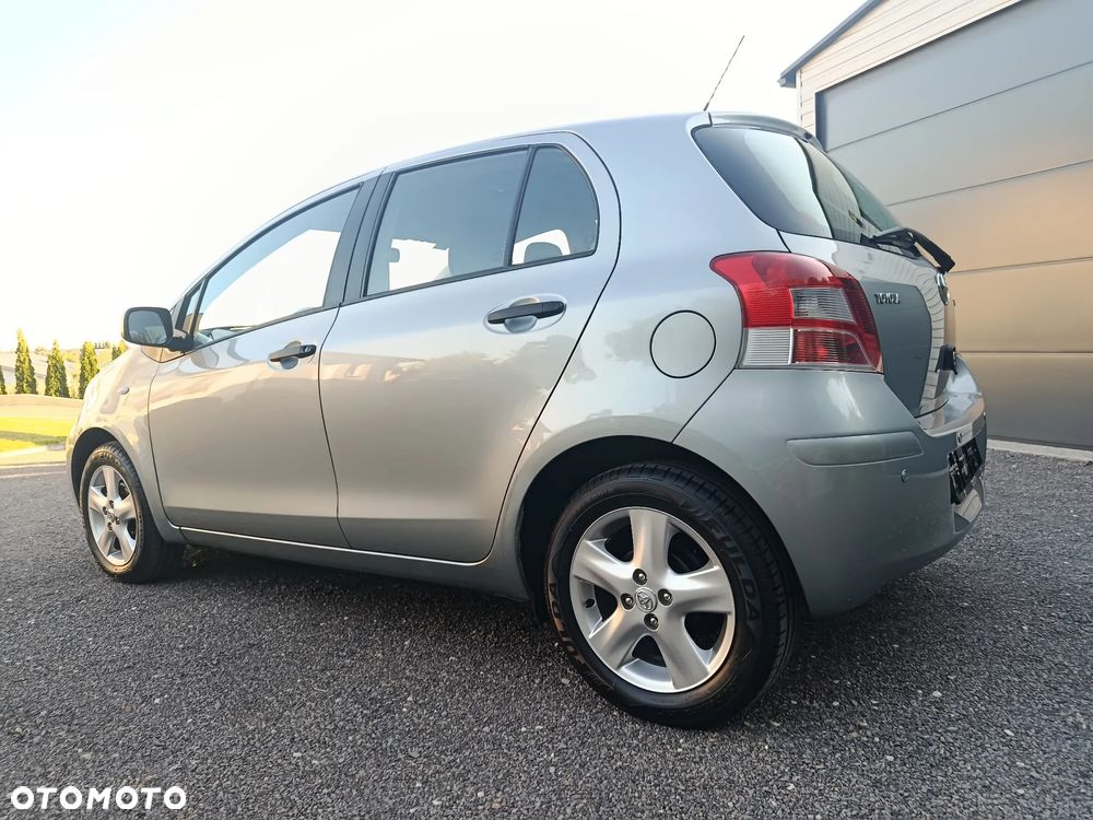 Toyota Yaris - 15
