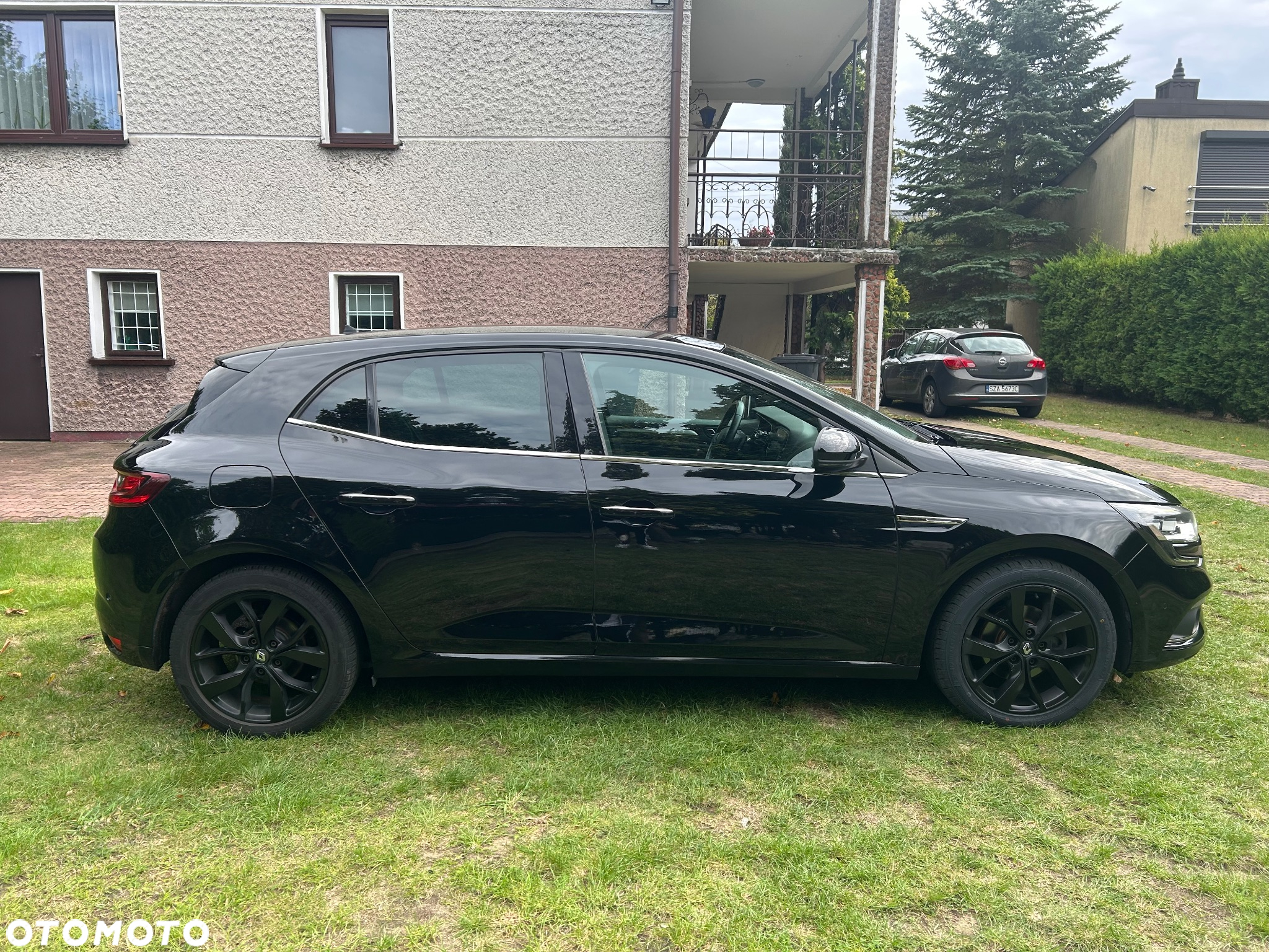 Renault Megane ENERGY TCe 130 BOSE EDITION - 11
