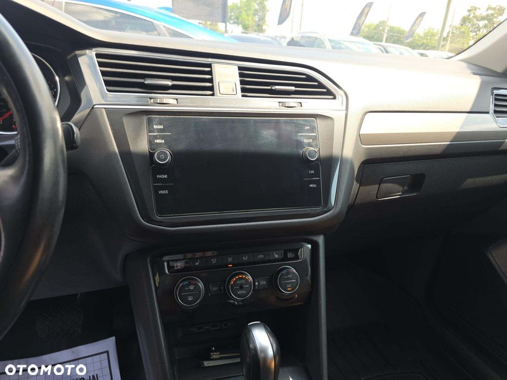 Volkswagen Tiguan - 9