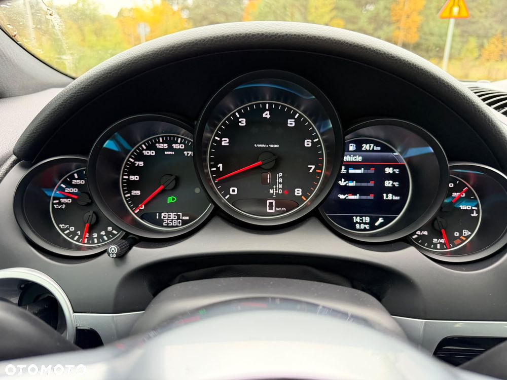 Porsche Cayenne Standard - 18