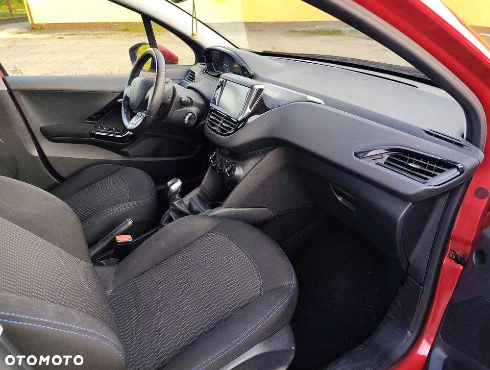 Peugeot 208 PureTech 82 Start & Stop Allure - 8