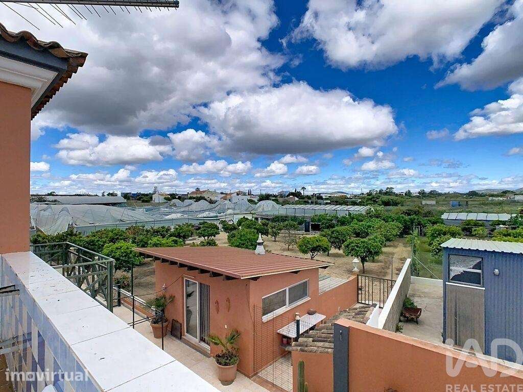 Moradia isolada T3 em Faro de 228 m2 - Grande imagem: 3/35