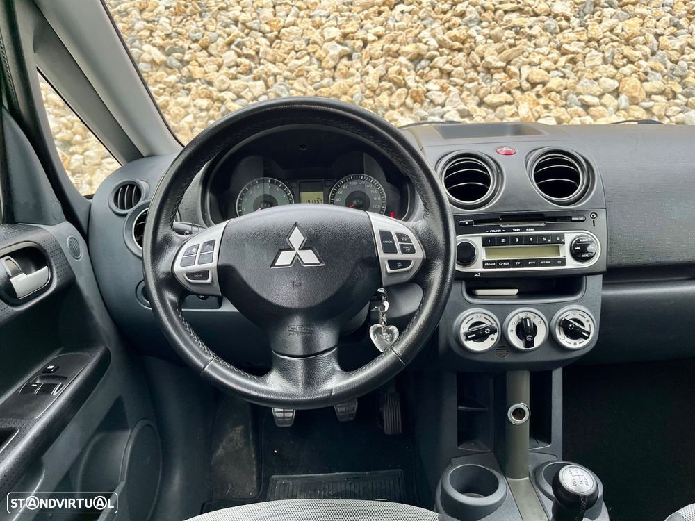 Mitsubishi Colt - 25