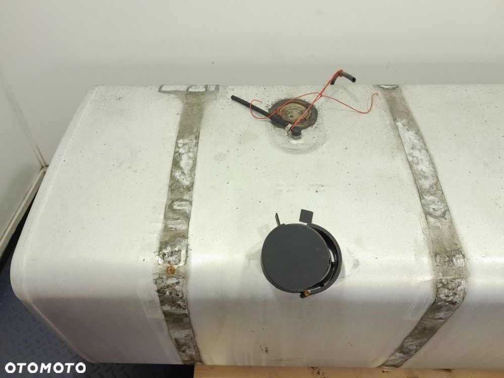SCANIA R ZBIORNIK BAK PALIWA 700L 1871192 - 3