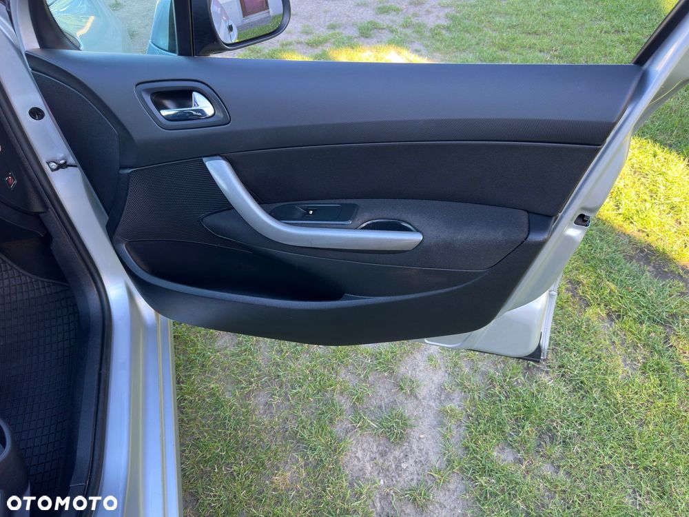 Peugeot 308 120 VTi Style - 26
