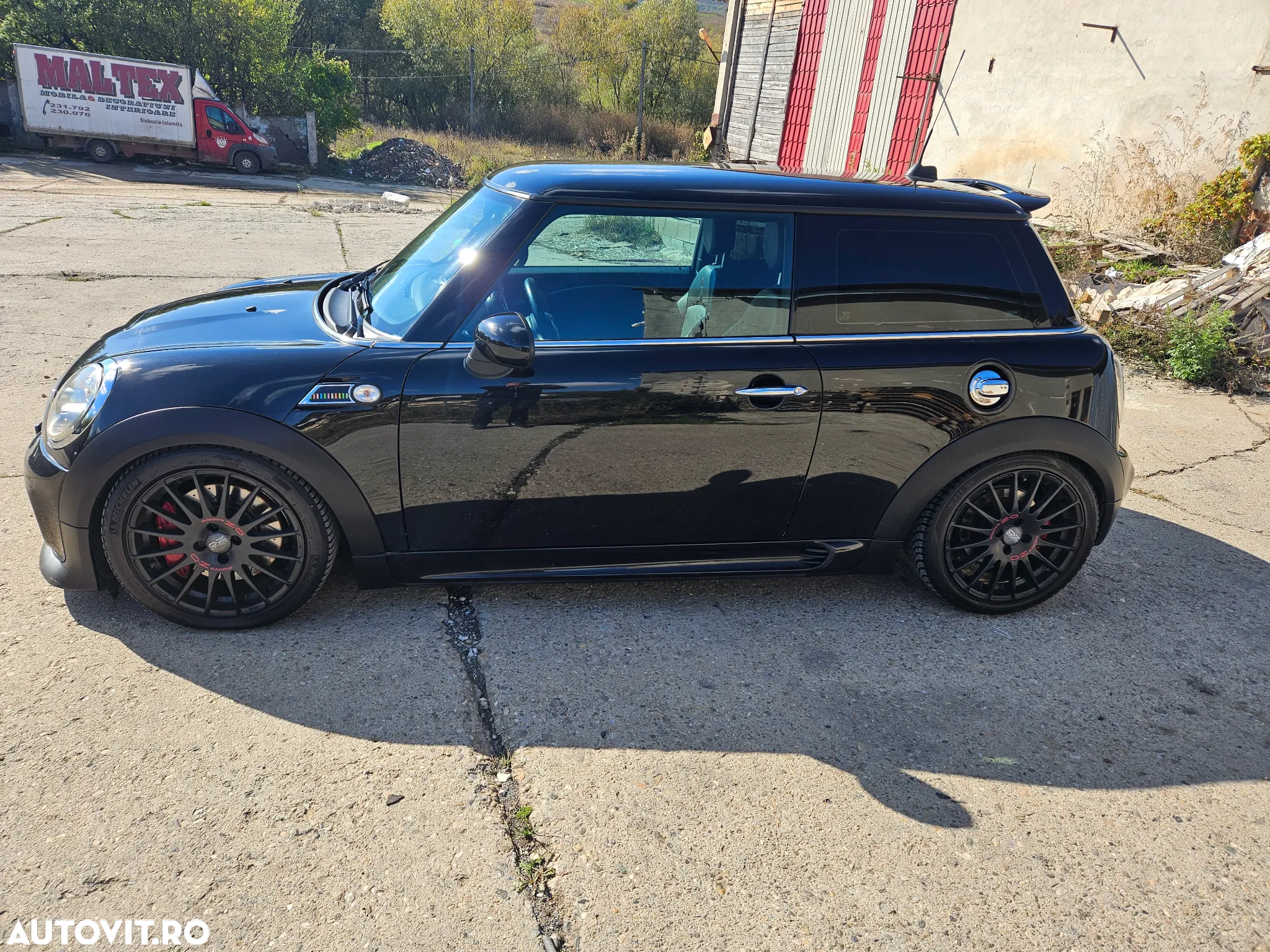 Mini Cooper John Works - 8