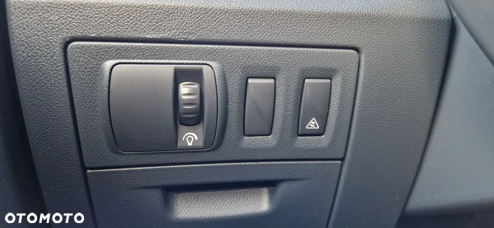 Renault Laguna 3.0 dCi V6 Initiale - 15