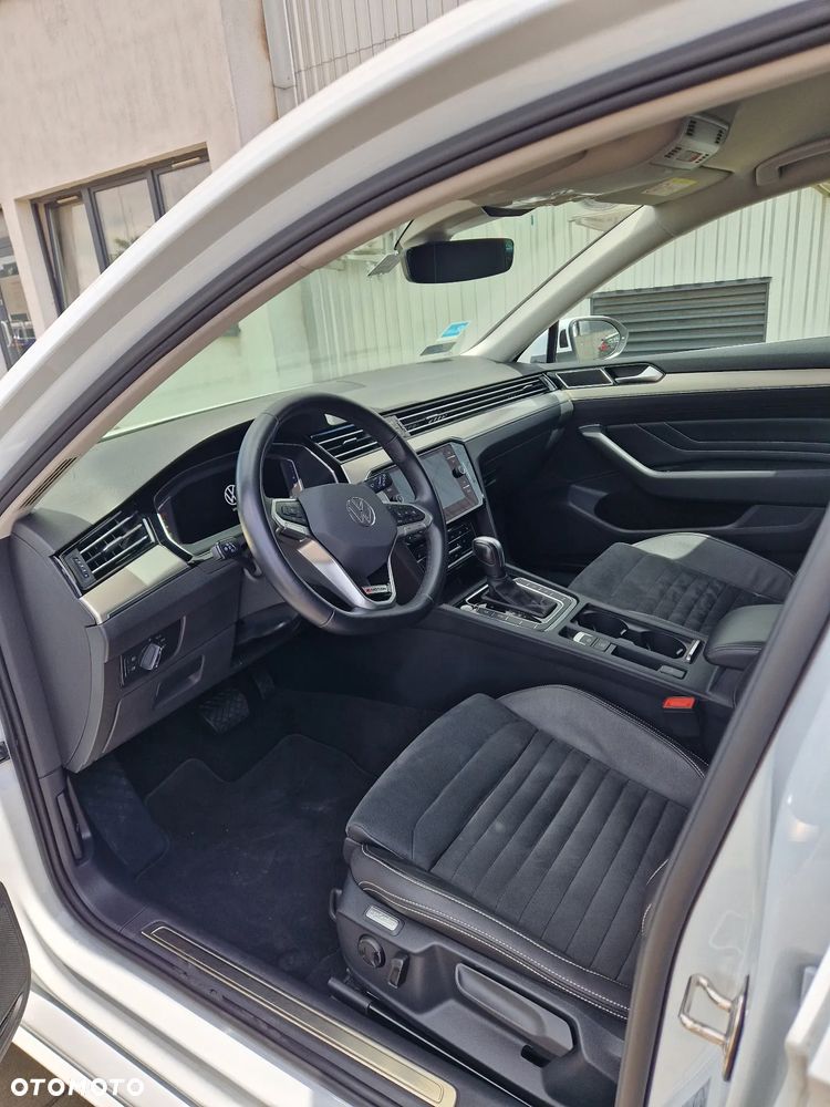 Volkswagen Passat 2.0 TDI 4Mot Elegance DSG - 8