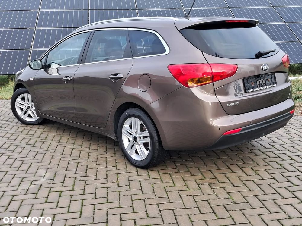 Kia Ceed 1.6 GDI Dream-Team Edition - 15