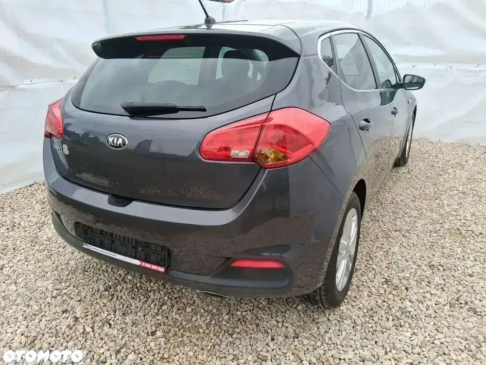 Kia Ceed 1.6 GDI Fifa World Cup Edition - 4