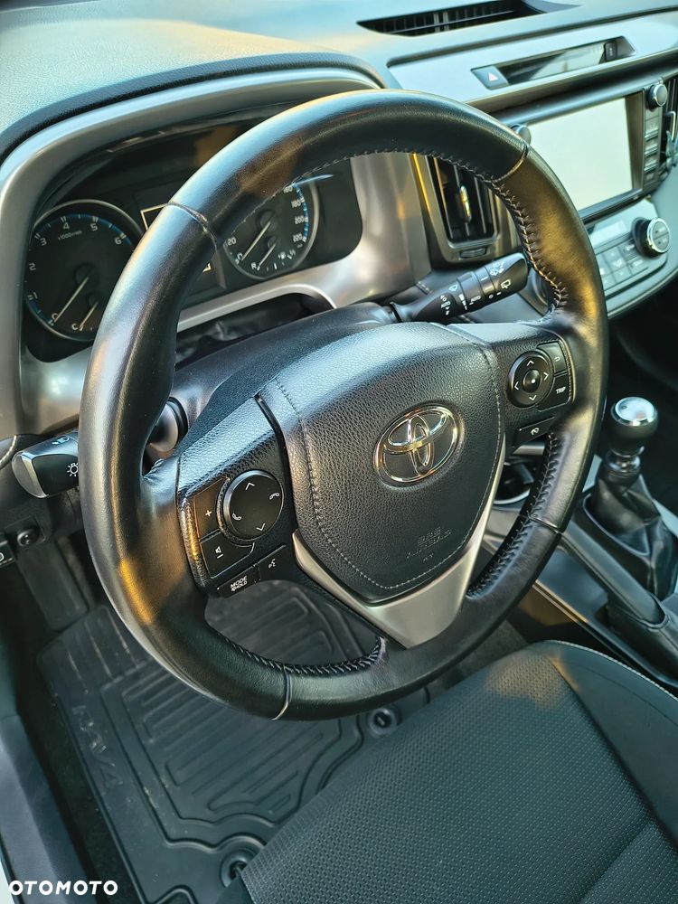 Toyota RAV4 - 6