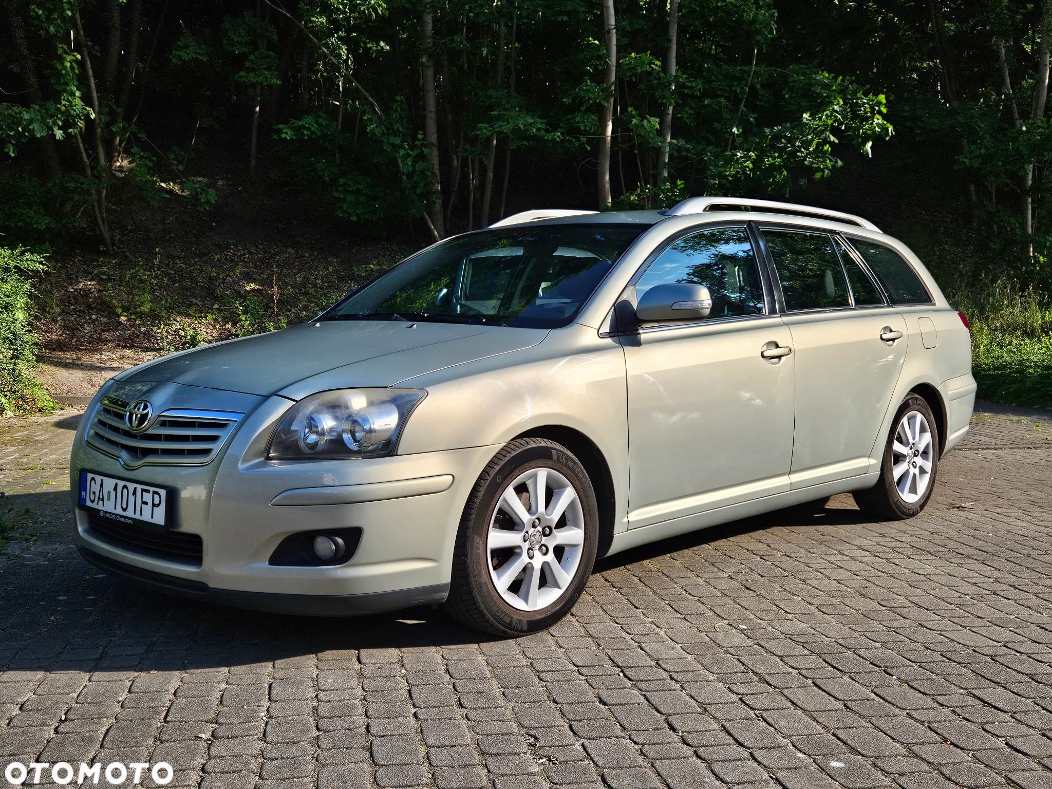 Toyota Avensis 1.8 VVT-i Combi Sol - 1