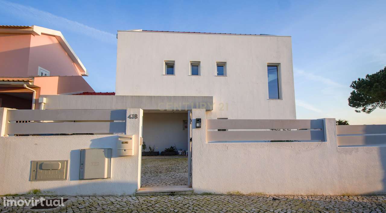 Moradia T3+1 com Piscina - Almada - Grande imagem: 2/48