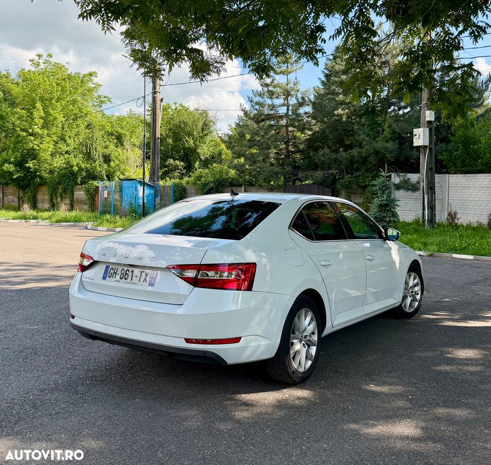 Skoda Superb 2.0 TDI DSG Premium Edition - 3