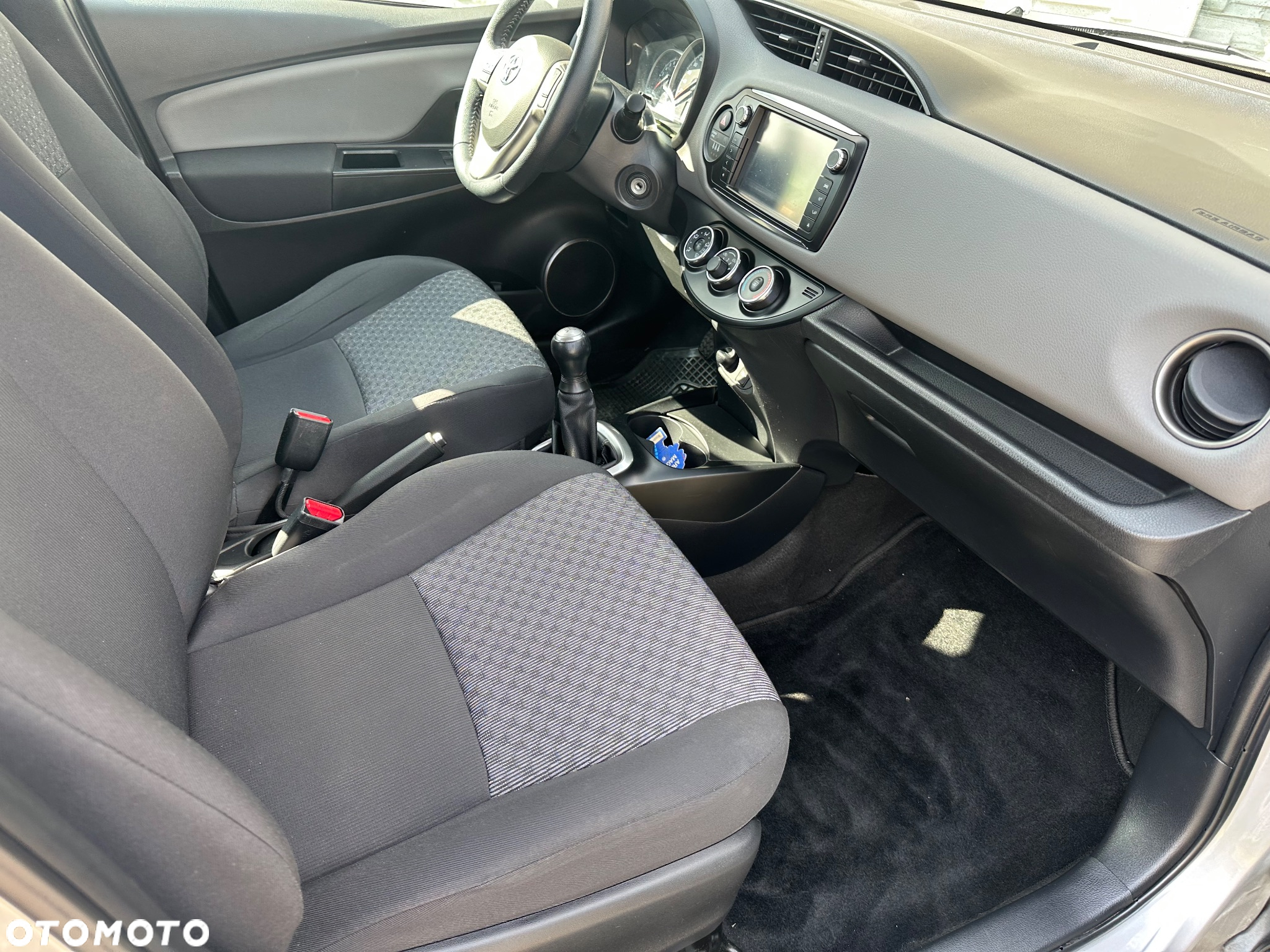 Toyota Yaris 1.0 Premium - 11
