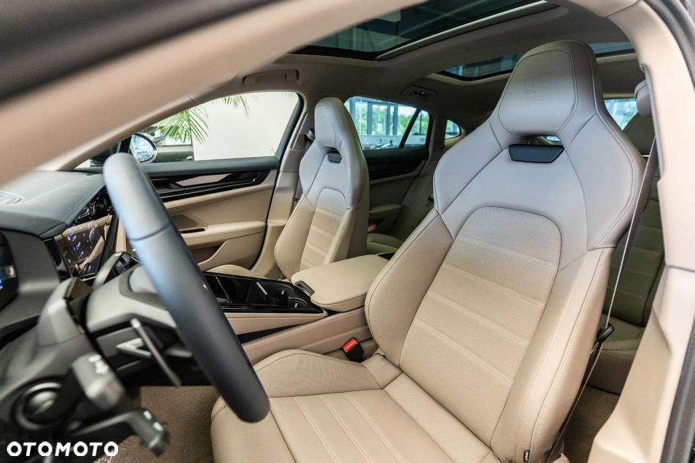 Porsche Panamera 4 - 12