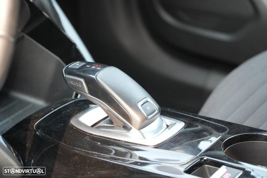 Peugeot 2008 PureTech 130 EAT8 Allure Pack - 8