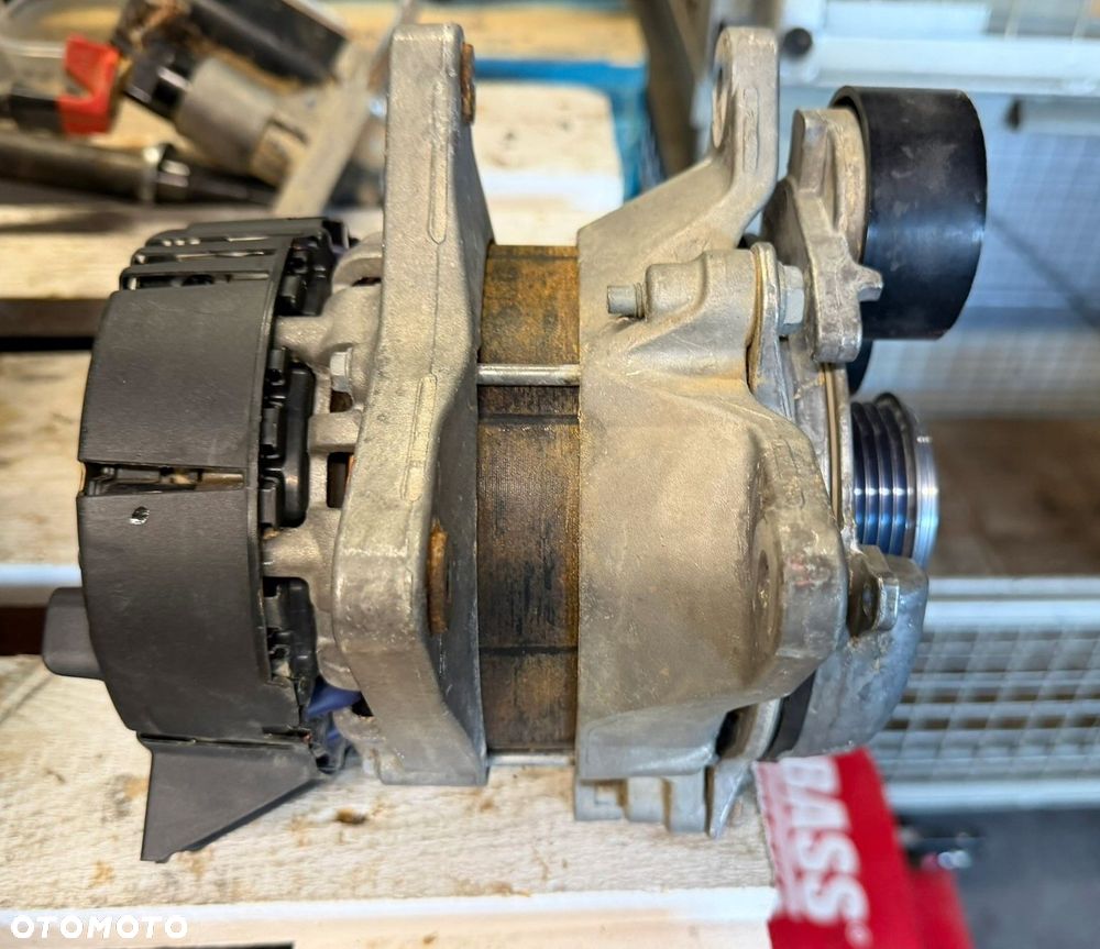 renault austral 1.3 alternator 240a 2310a8238r - 2