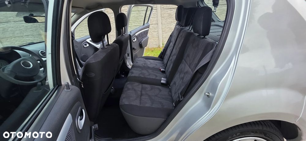 Dacia Sandero 1.6 MPI Laureate - 14