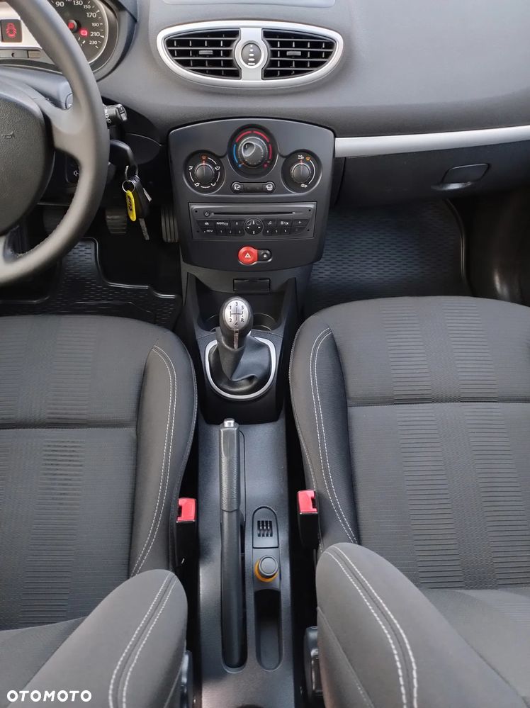 Renault Clio 1.2 16V Dynamique - 29