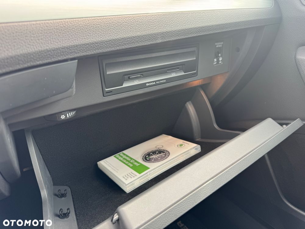 Skoda Superb 2.0 TDI DSG Ambition - 30