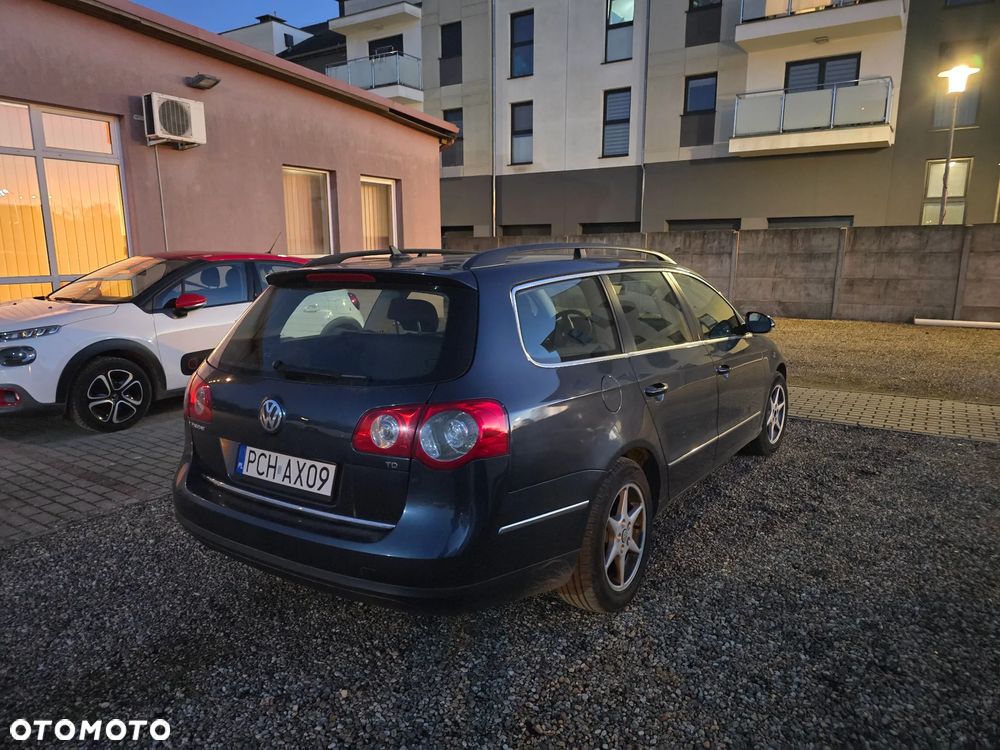 Volkswagen Passat 1.9 TDI DPF Sportline - 7