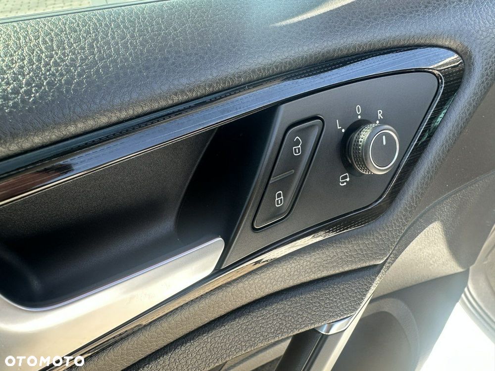 Volkswagen Golf Variant 1.5 eTSI EVO R-Line DSG - 27