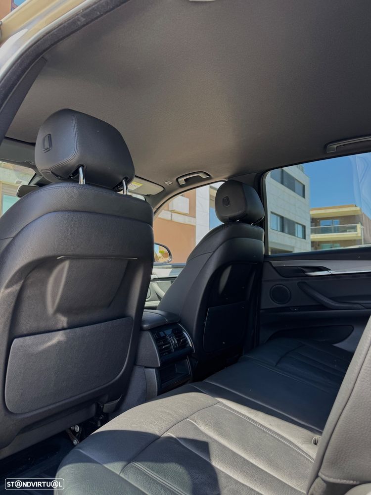 BMW X5 25 d sDrive Comfort 7L - 9