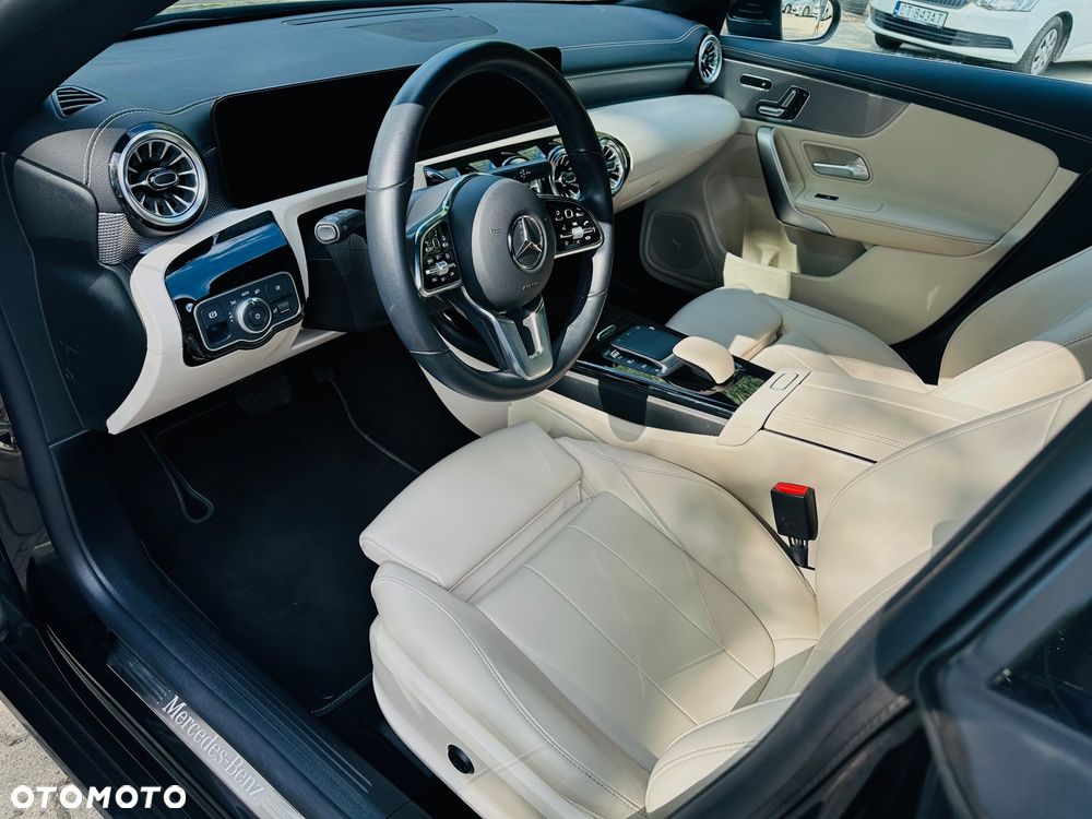 Mercedes-Benz CLA - 12
