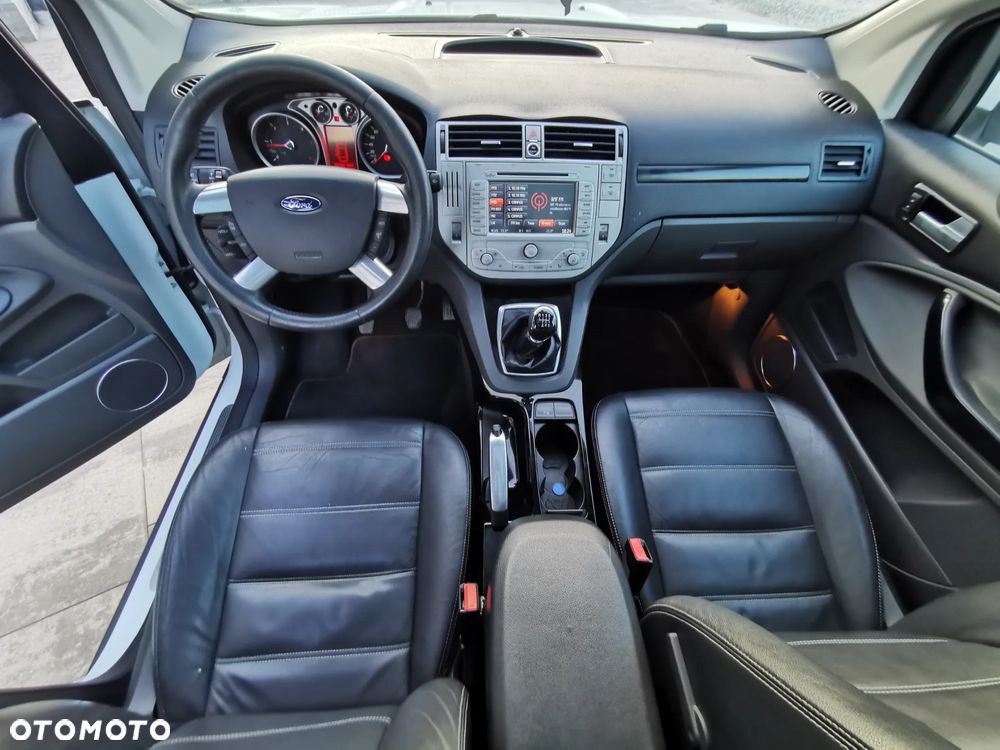 Ford Kuga 2.0 TDCi 2x4 Titanium - 22