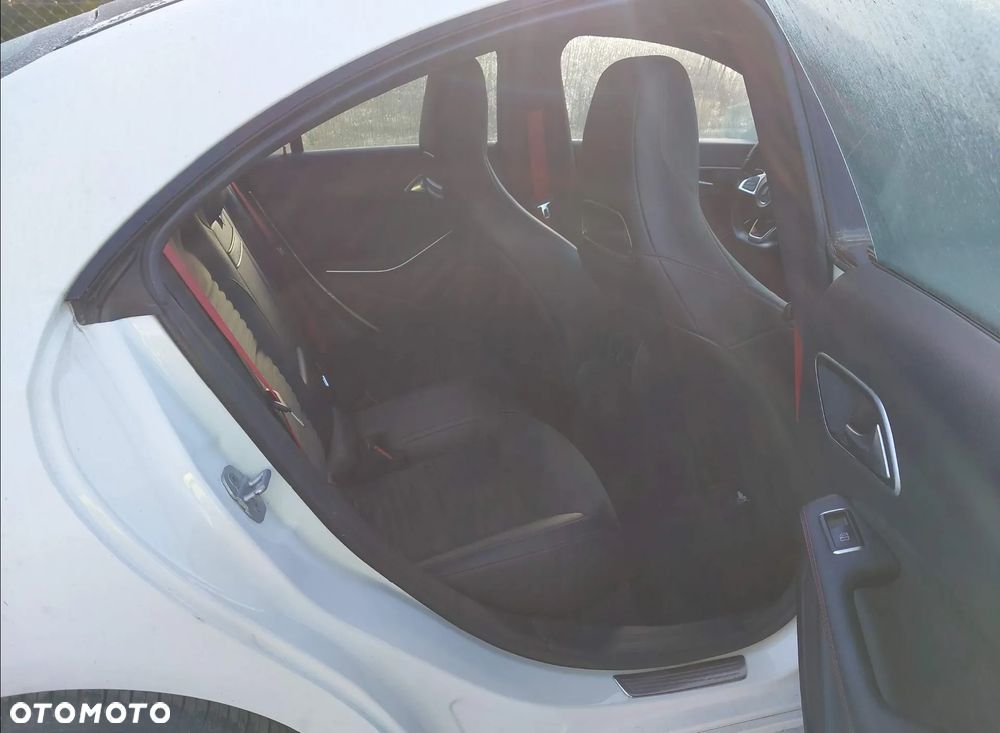 Mercedes-Benz CLA - 11