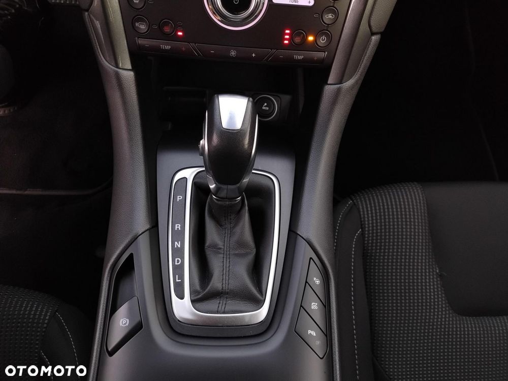 Ford Mondeo 2.0 Hybrid Titanium - 20