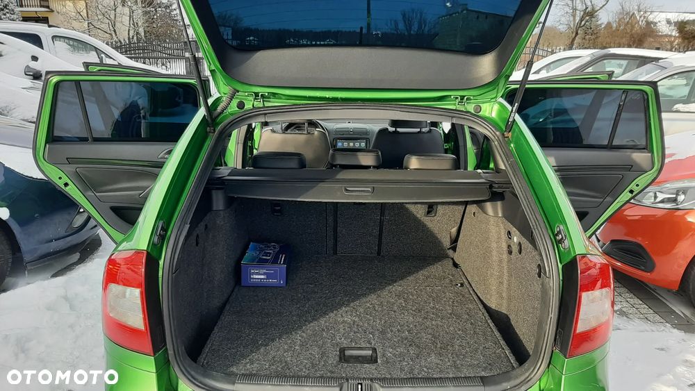 Skoda Octavia 2.0 TSI DSG RS - 21